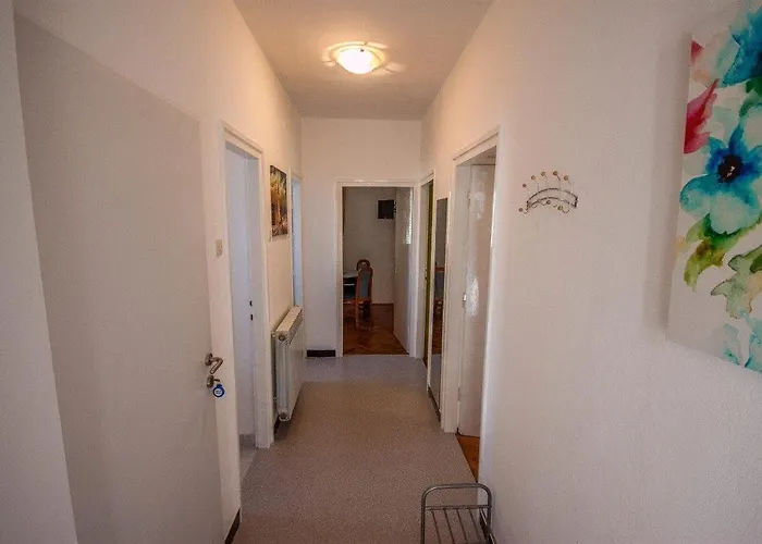 Appartement By The Sea - 14461 *